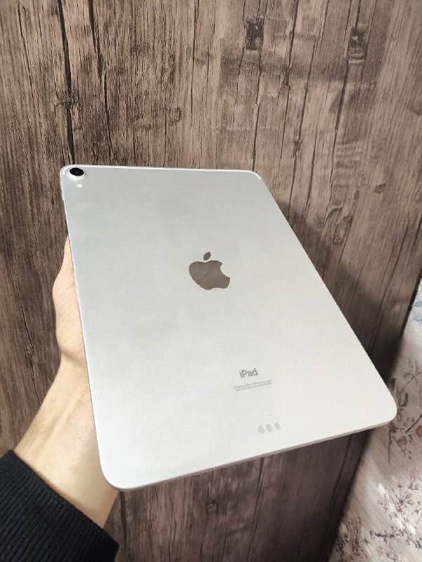 Watch Ultra 2 (GPS + Cellular) 49MM, Ipad Pro 11 (2018) 64GB 3