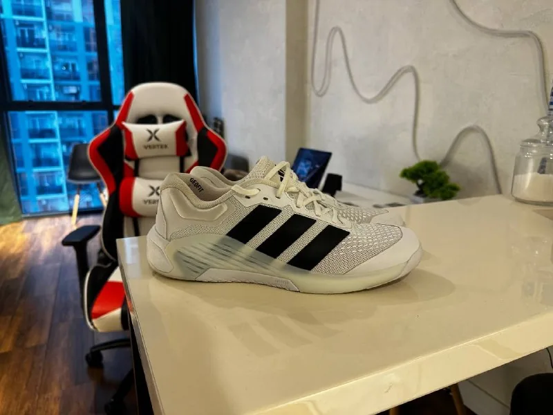 Кроссовки Adidas 1
