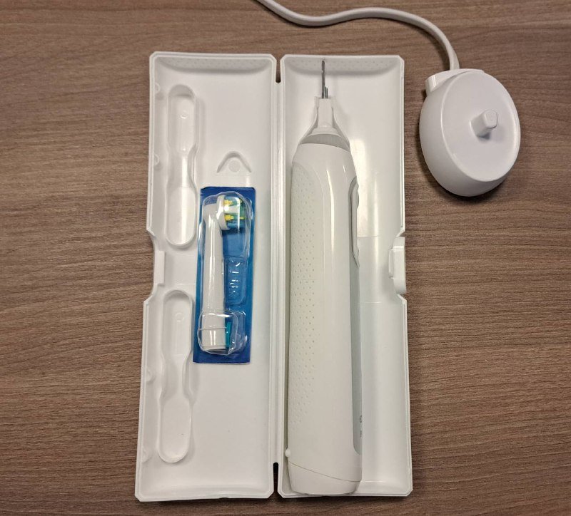 Электрическая зубная щетка Oral-B Genius X D706 2