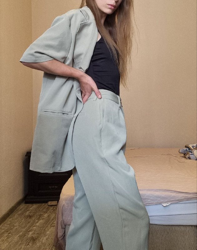 Костюм фисташкового цвета верх, низ