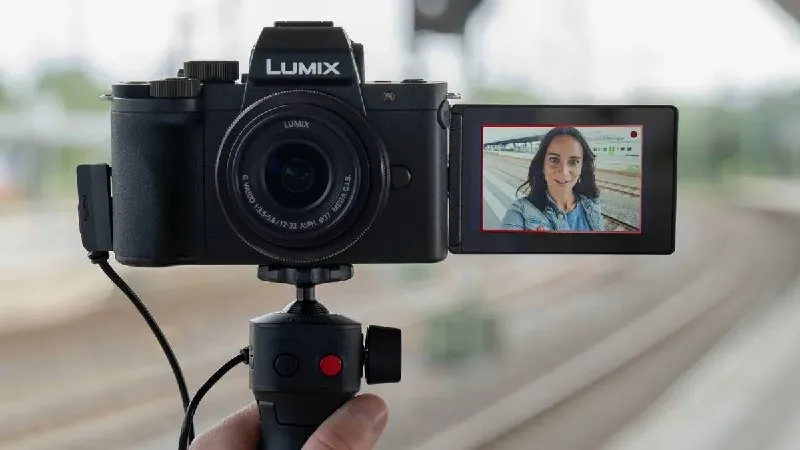 Фотокамера Lumix с линзой 25 1.7
