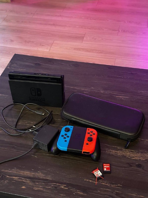 Нинтендо Switch полный комплект с игрой 3