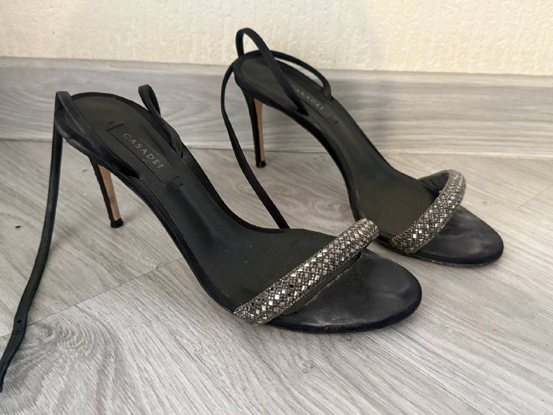 Женская обувь 37 размер