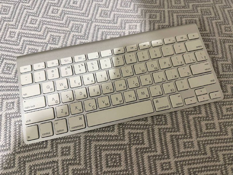 Клавиатура Apple