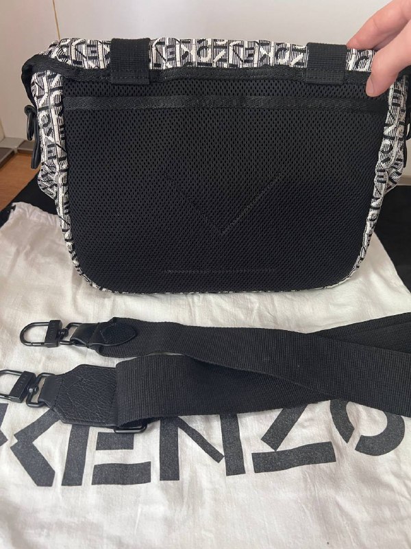 Оригинальная сумка Kenzo с регулируемым ремнем 3