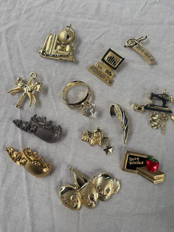 Винтажные броши AJC 1980-е