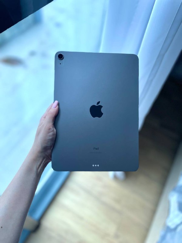 iPhone 14, Apple Pencil Pro, iPad Air 4, Nintendo Switch 6