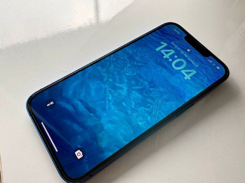 IPhone 13 128 ГБ в хорошем состоянии