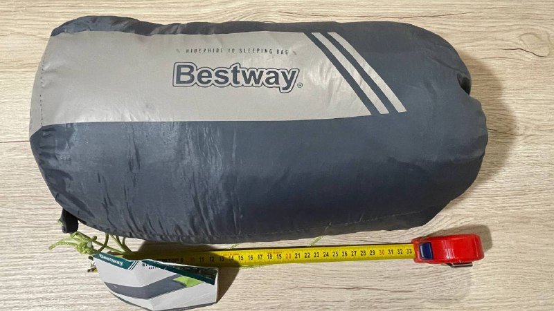 Тент, разогреватель, экран, коврики, кружки, сумка, горелка, сидушка, карабины, баллон, фильтр, веревка, москитная сетка, горелка спиртовая, нож, спальник, гидрокостюм 9