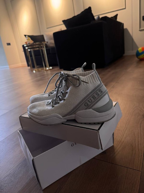 Обувь Guess, Puma, Nike как новые