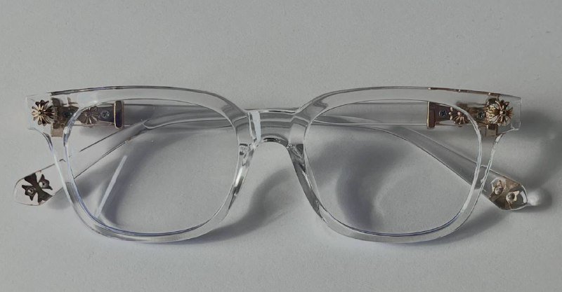 Прозрачные очки с цветочным узором на дужках