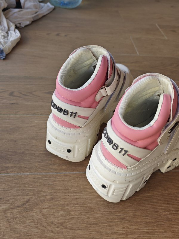 Женские кроссовки ботинки 37 размера 2