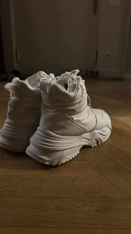 Высокие кроссовки на меховой байке 2