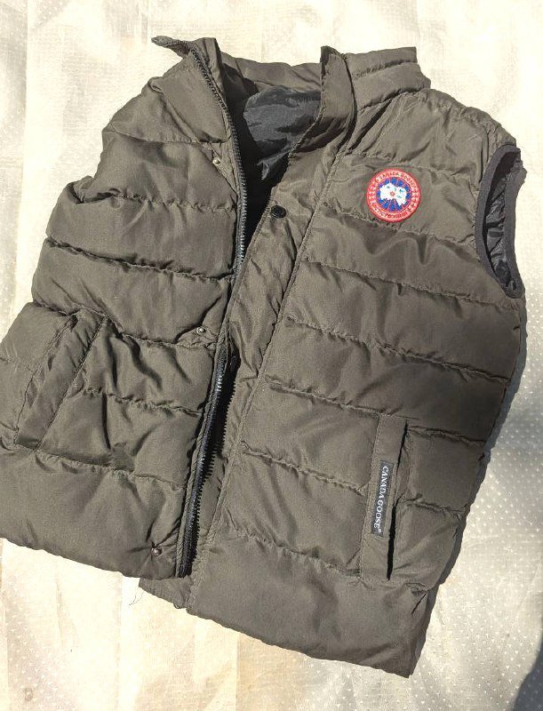 Canada Goose жилетка S размер