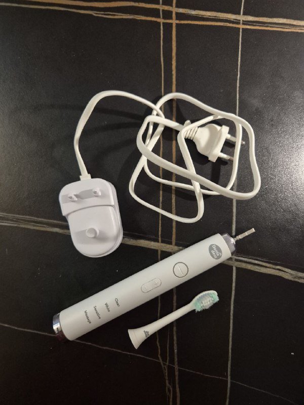 Электрическая зубная щётка OralB детская, Dontodent взрослая 2