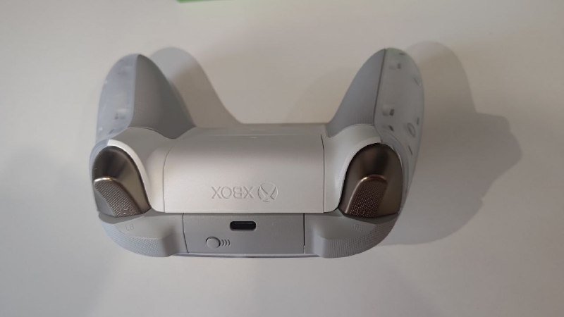 Xbox Ghost Cipher wireless controller 7