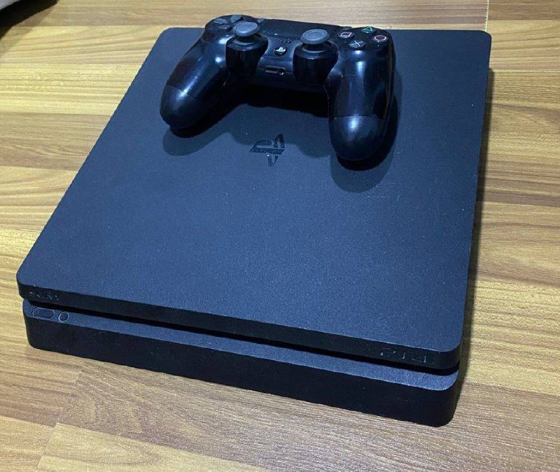 PlayStation 4 Slim 512, геймпад DualShock 4, кабели, диски для PS4