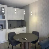 Кухонный стол и стулья 1
