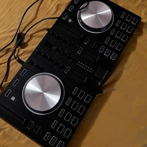 DJ контроллер The Next Beat