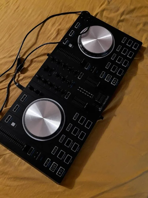 DJ контроллер The Next Beat