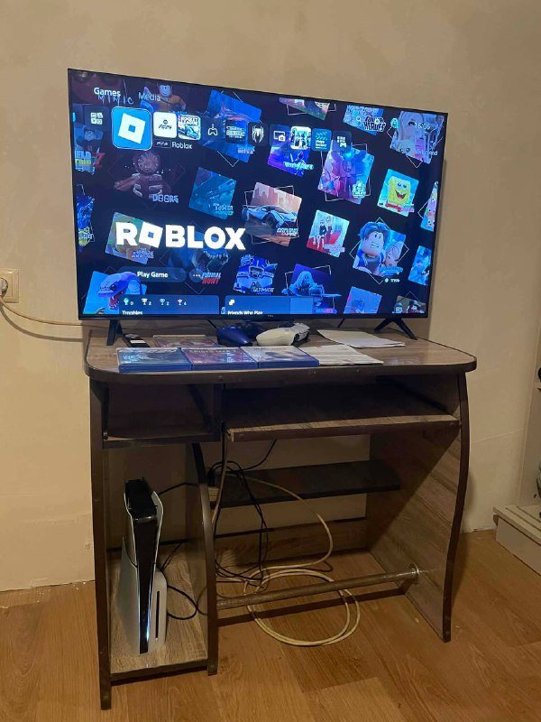 PS5, 2 контроллера, 4 игры, телевизор 4