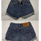 Шорты Levi’s, костюм юбка пиджак, очки Balenciaga, пижама, футболка, туфли, кроссовки Nike 1