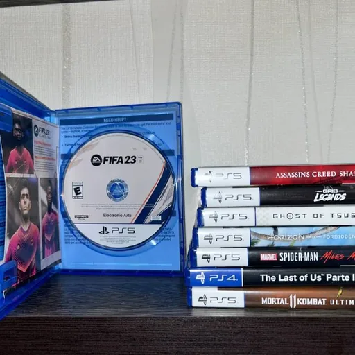Диски PS5 и PS4, Assassin’s Creed, FIFA 23