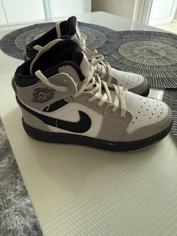 Кроссовки размер 29