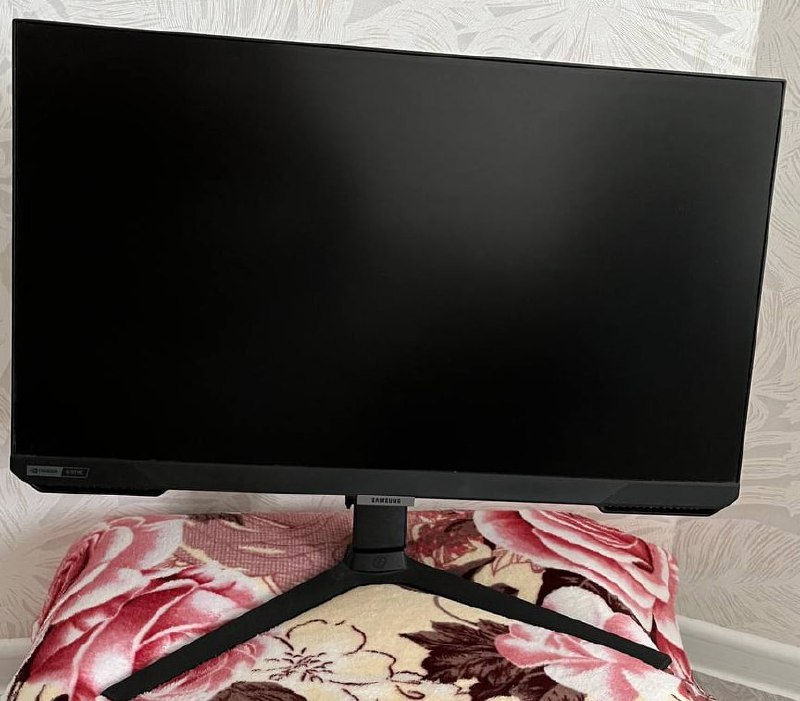 монитор HP Omen 27qs, монитор Samsung Odyssey G4 3