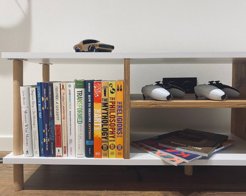 Полка под телевизор белая с элементами дерева 2