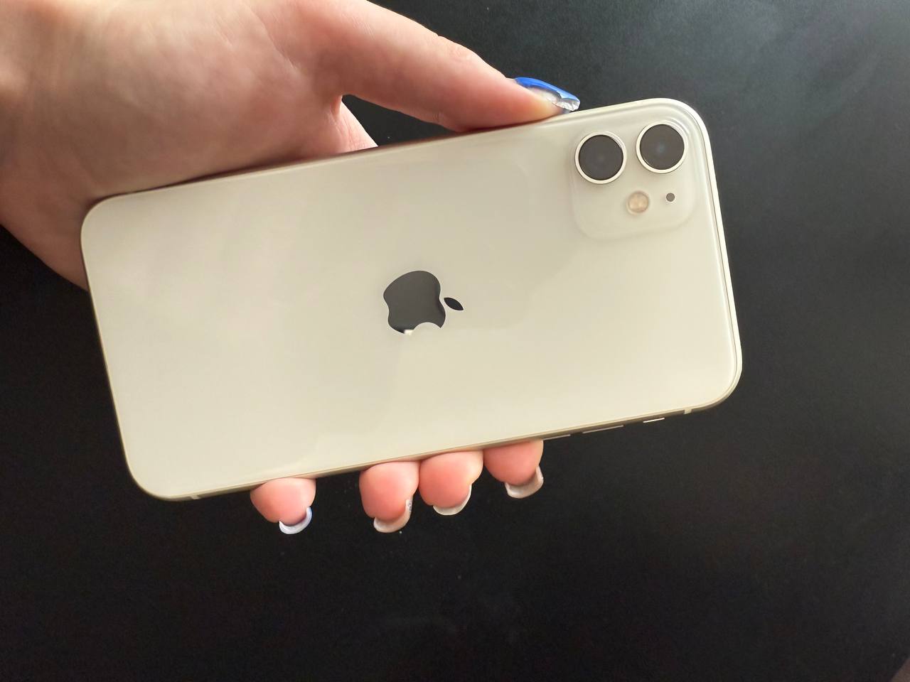 iPhone 11, 4 чехла, защитное стекло 1