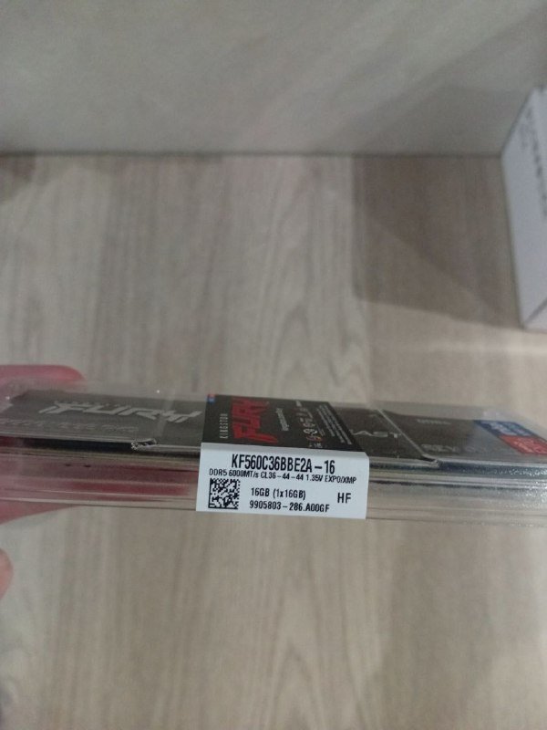 Оперативная память Kingston Fury RGB 16GB DDR5 6000MHz DIMM CL36 2