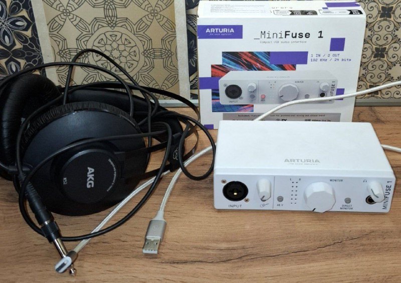 Arturia Minifuse 1 звуковая карта, AKG K52 наушники