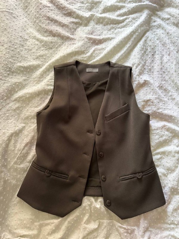 Жилет, джинсы, платья, юбки, топы