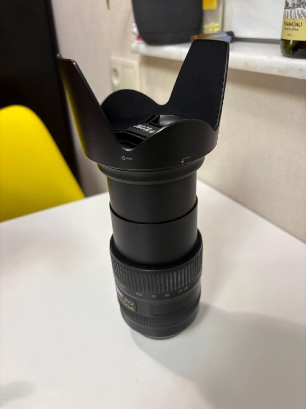 Фотоаппарат Nikon D90, объектив NIKON AF-S NIKKOR 28-300mm, чехол, флешка, зарядка 2
