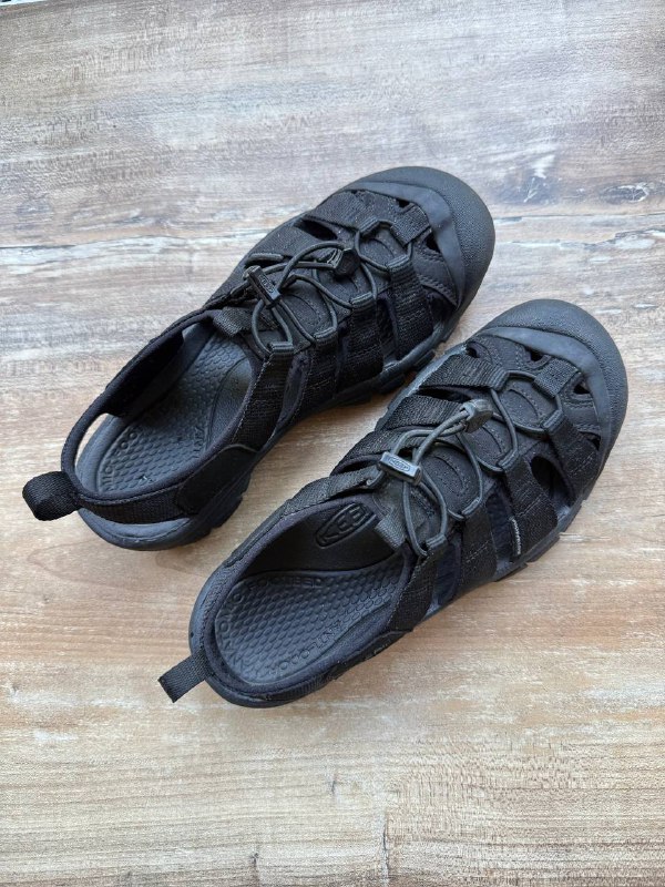 Сандалии keen б/у размер 39-40 унисекс