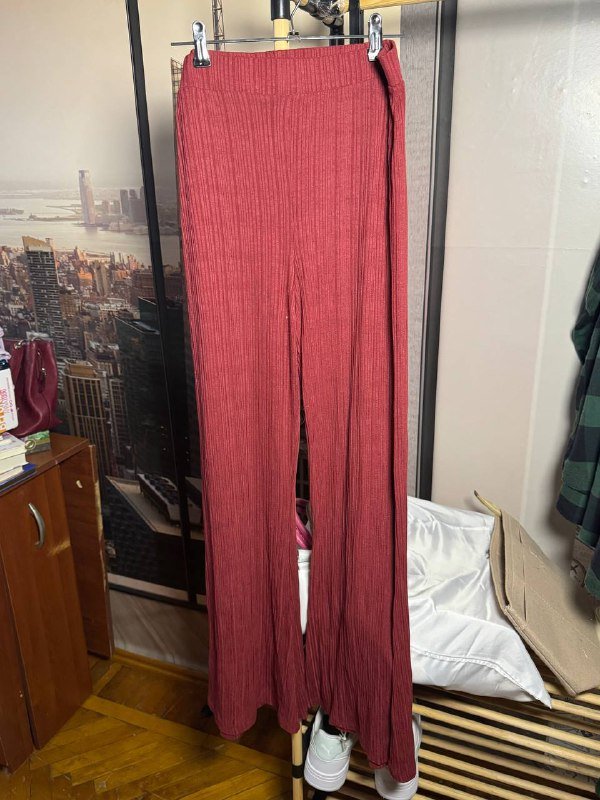 Пиджак, свитшоты, спортивный костюм, брюки, леггинсы, туфли, юбка, косметичка 8