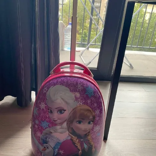 ბავშვთა Frozen-ის ჩემოდანი ბორბლებზე