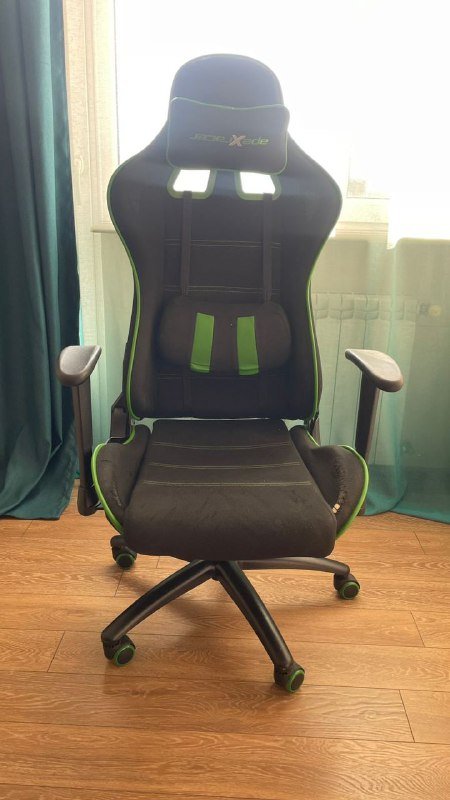 Системный блок, монитор, клавиатура, кресло