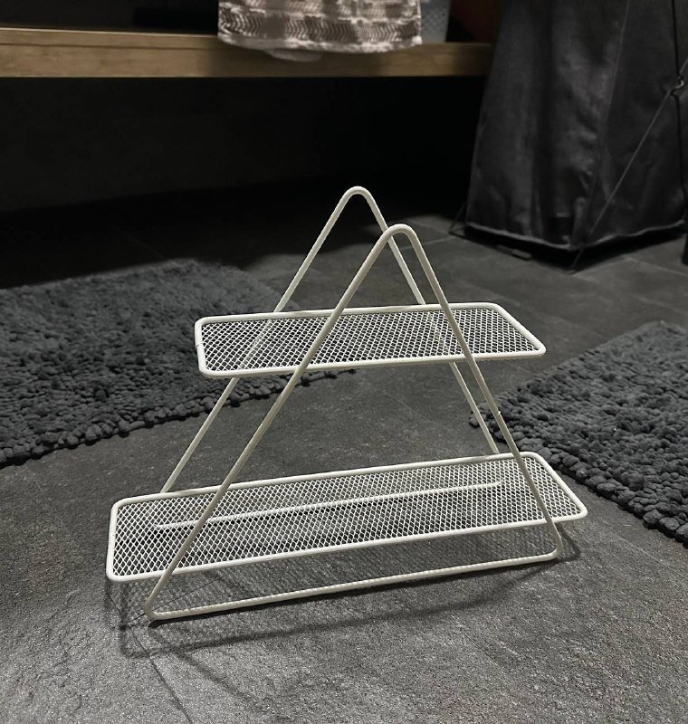 Металлическая полочка для ванной или дома