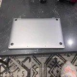ორი MacBook 16 Pro და 13 6