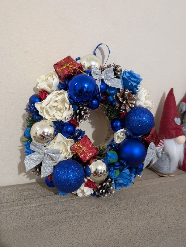Новогодний венок ручной работы