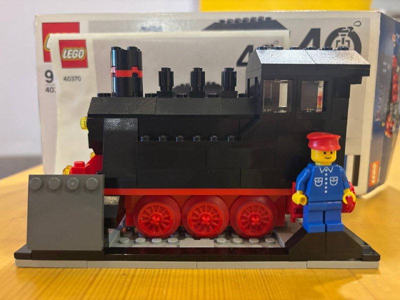LEGO 40370 юбилейный полочный набор