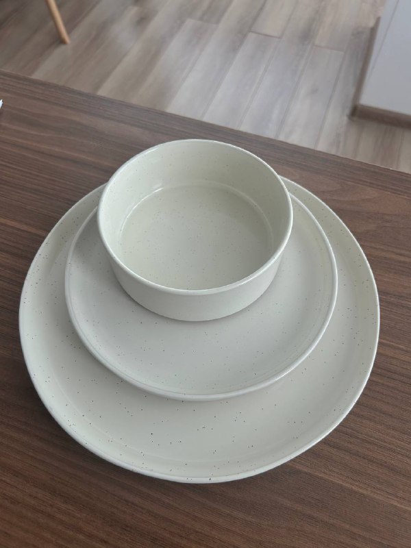 Полка, зеркало, ножи, бокалы, тарелки, босоножки, свеча электронная, кухонные весы, дозатор для ванны, канцтовары 5