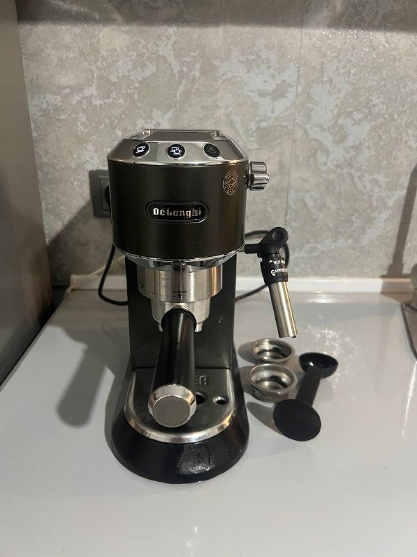Кофемашина DeLonghi Dedica EC685