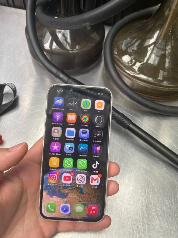 iPhone 13 128GB 1