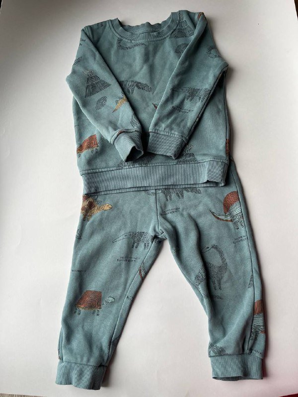 Детские вещи: халат, гольфы, костюмы, худи, джинсы, ботинки, одеяло 4