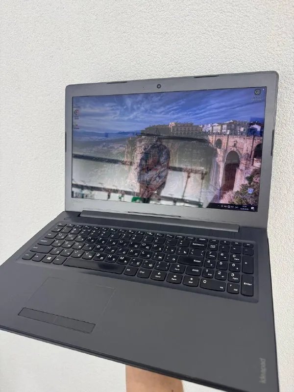 Lenovo IdeaPad 310-15IKB 1