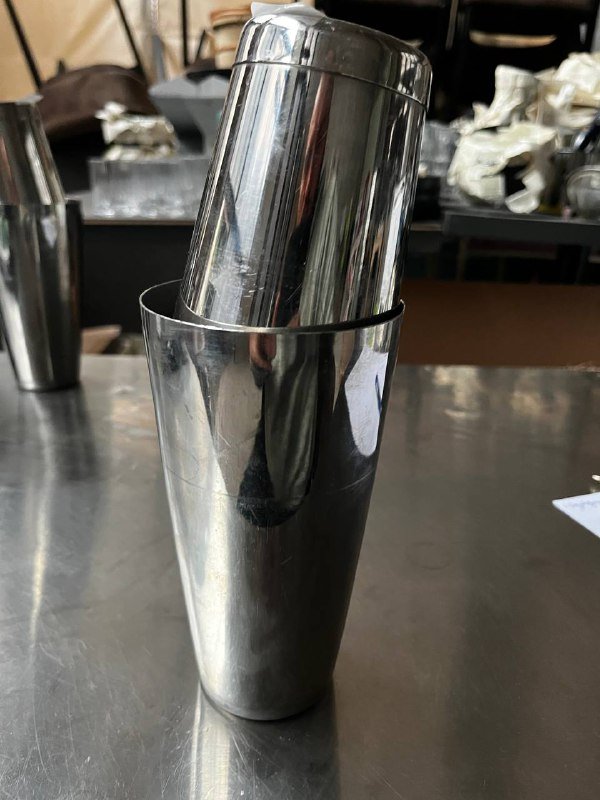 стрейнер, пепельница, щипцы для льда, овощечистка, открывалка, воронка, джиггер, шила для льда, ведро для шампанского, стакан, шейкеры, гастроемкости, миска, поднос из нержавеющей стали 8