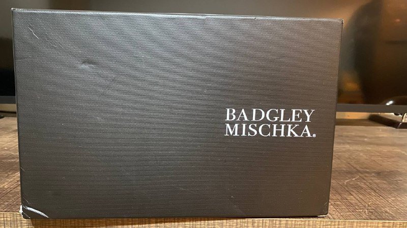 Новые туфли Badgley Mischka бежевые с кристаллами размер 7 US